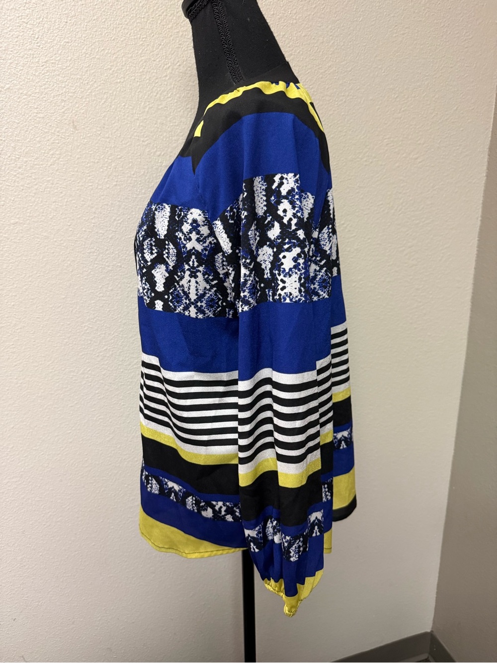 Calvin Klein Blue Yellow Stripe Snake Print Button Blouse Top Small EUC - Picture 5 of 10
